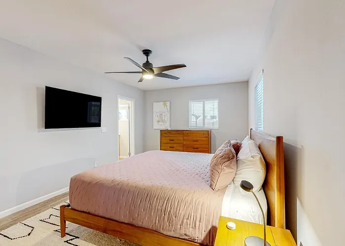 Hotel Pink Door Place 4*